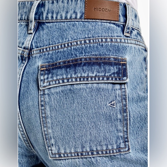 Hidden “Logan” Cargo Pocket Dad Jeans - Picture 4 of 13